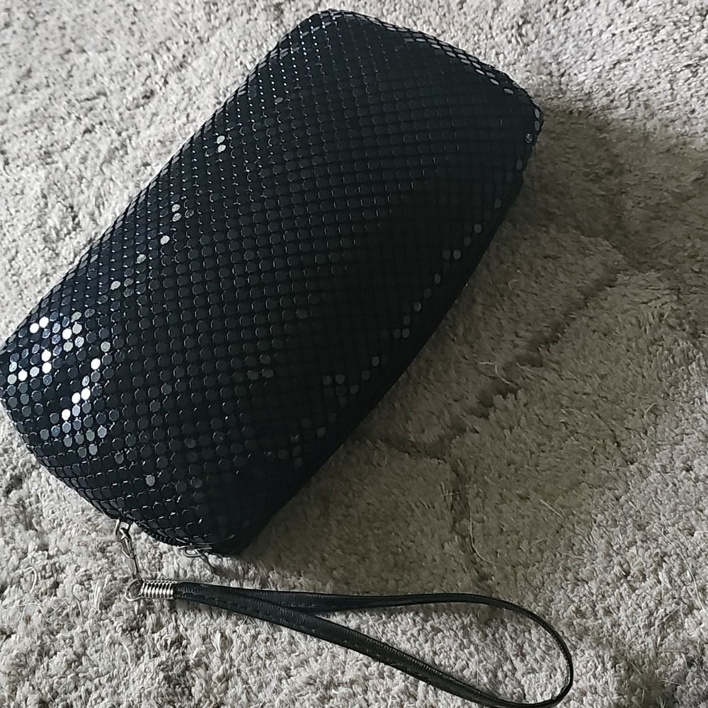 Metal mesh clutch